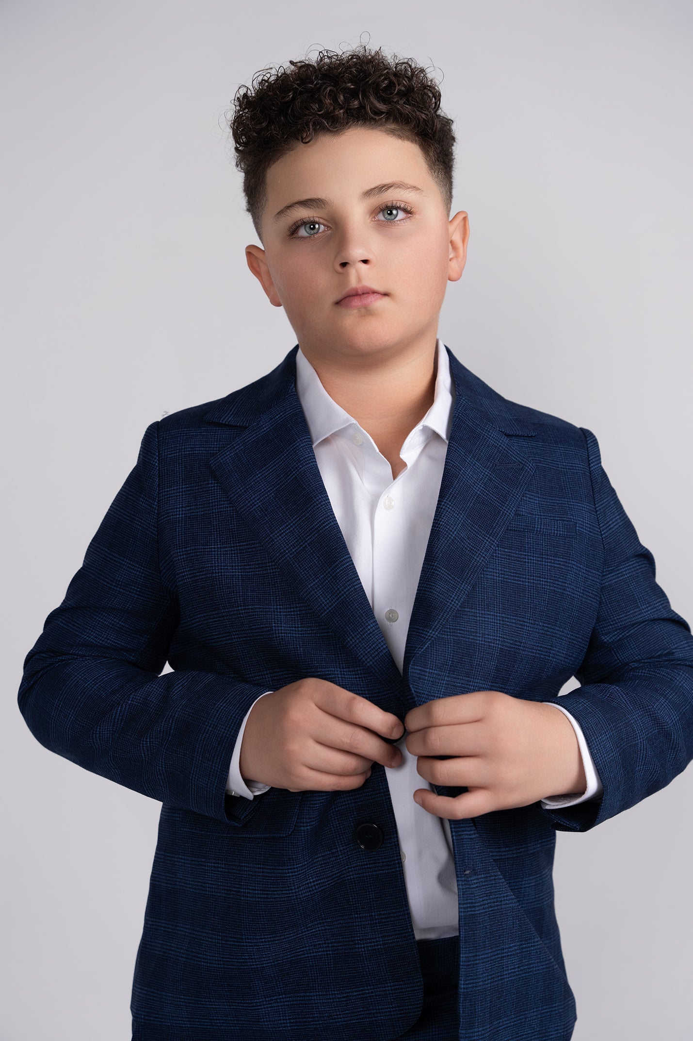 mofi_husky boys_plaid_dress_blazer front closeup